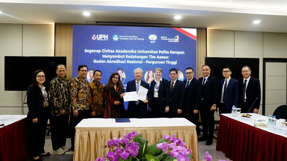 Hero image Mengejar Keunggulan: UPH Raih Akreditasi Tertinggi dari BAN-PT