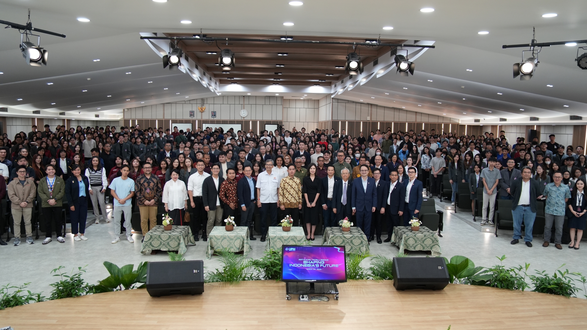 Thumbnail image Kunjungi Fakultas AI UPH, Wapres Dorong Adaptasi AI Oleh Anak Muda