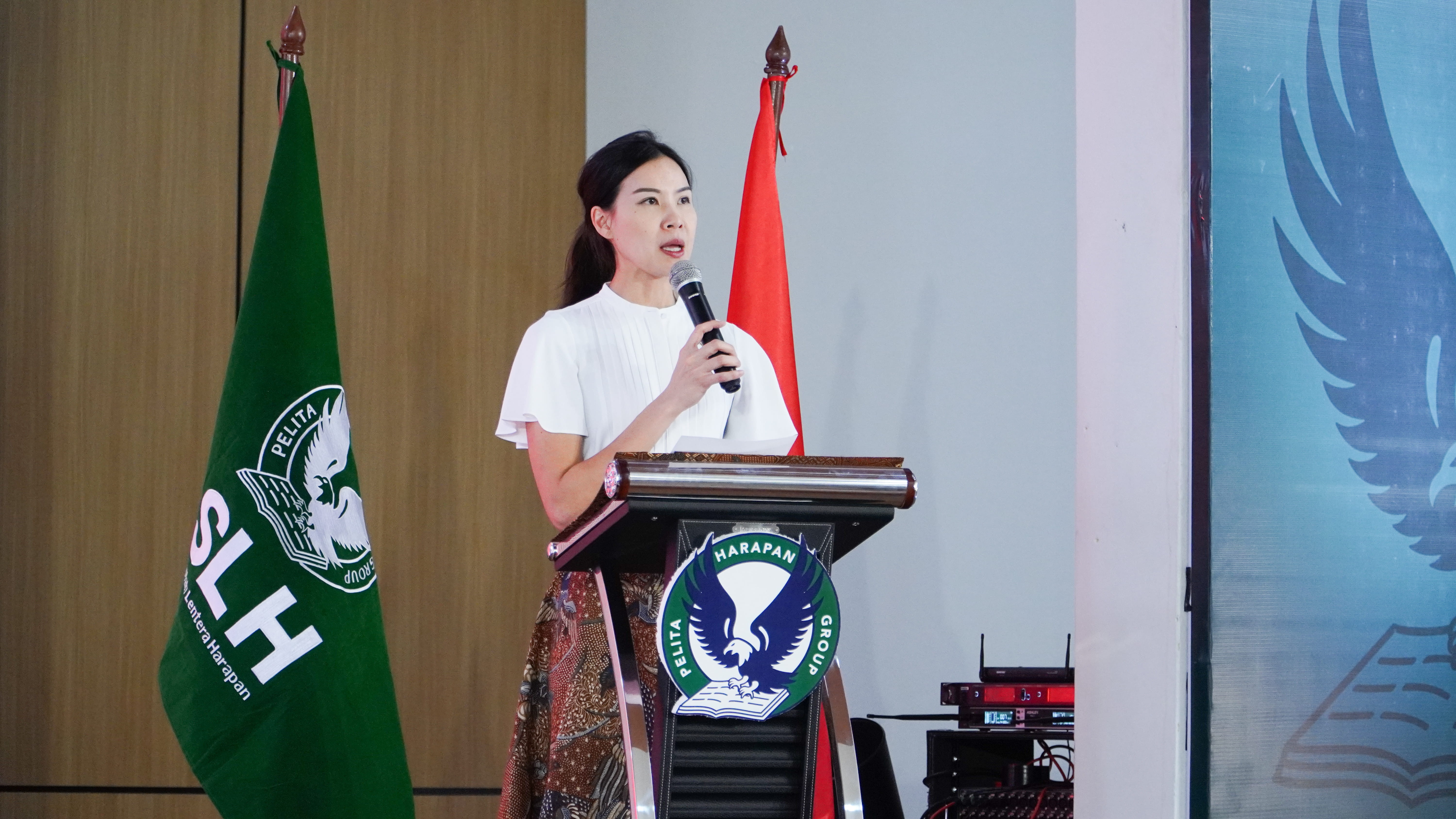 Thumbnail image Melanjutkan Warisan Pendidikan, Menyalakan Harapan bagi Generasi Masa Depan